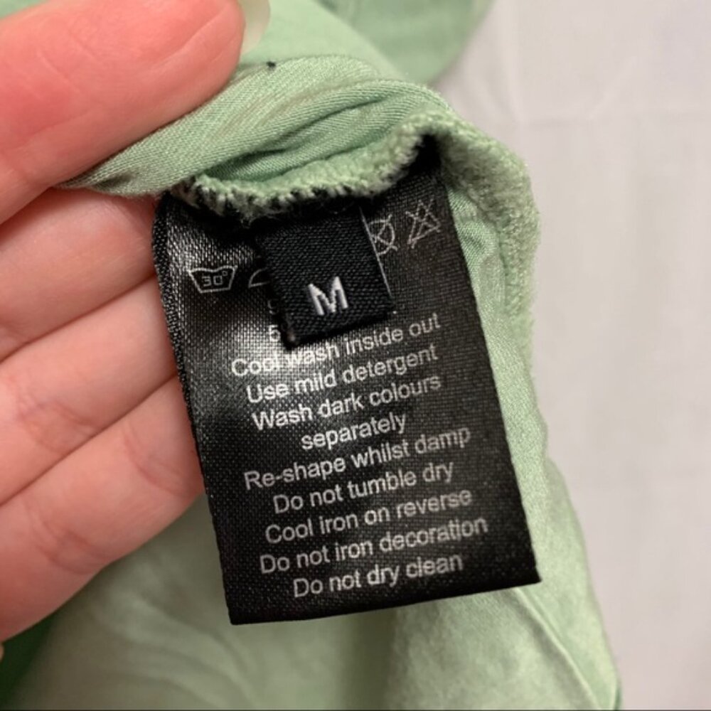 Balance Athletica The Venture Tee in “Vine” Green Medium - Picture 7 of 7